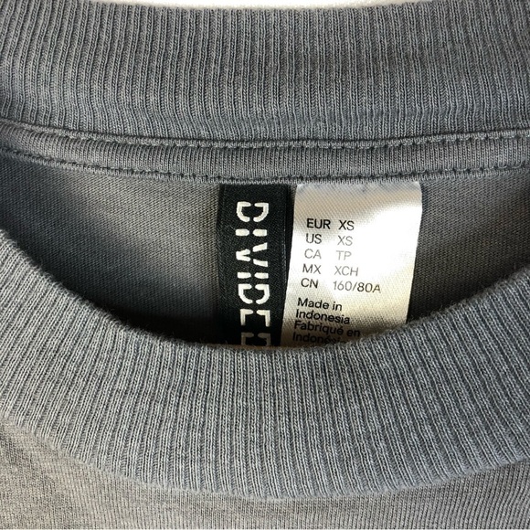 H&M Divided Dark Gray Tiger Boxy Cropped T-Shirt XS - Picture 4 of 4